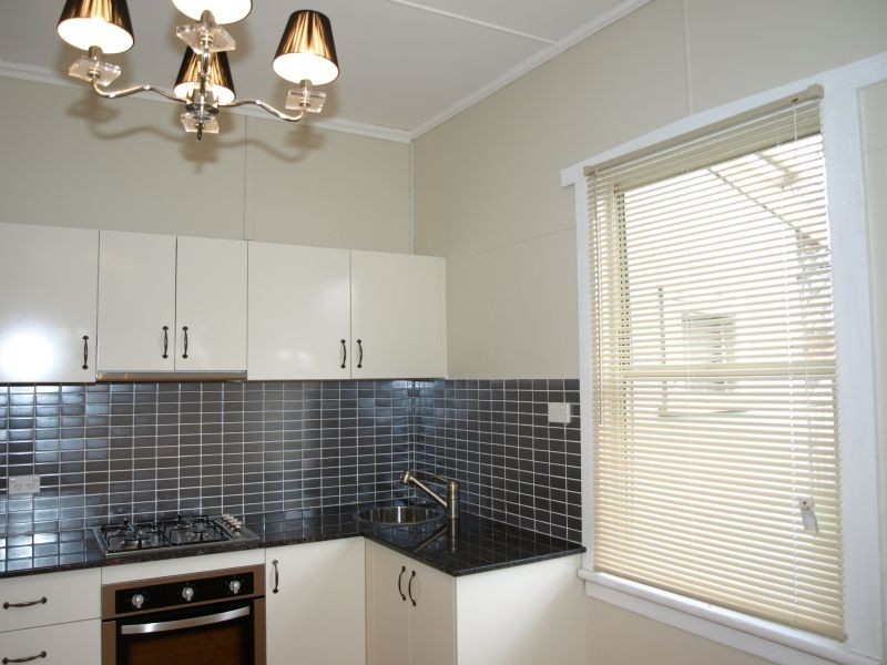 9 Hillview Road, Goulburn NSW 2580