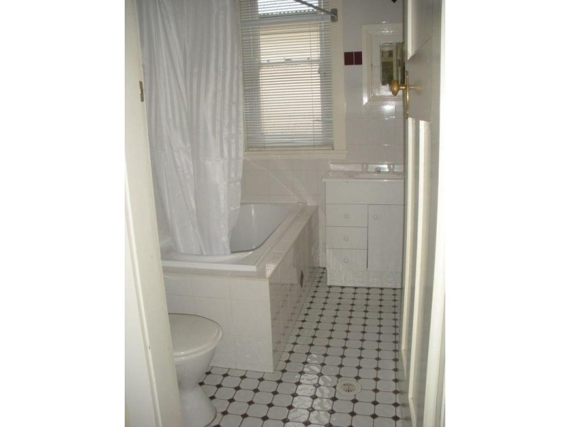 44 Park Street, Goulburn NSW 2580