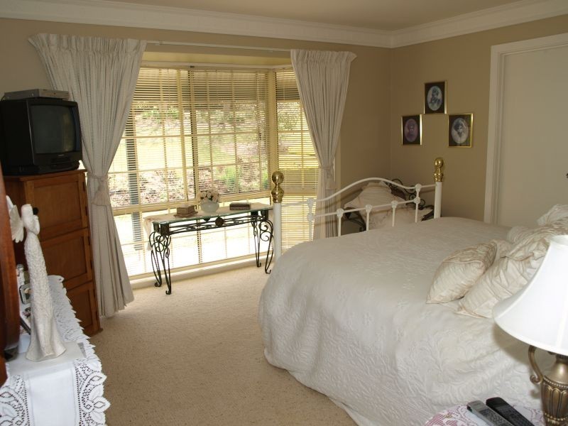 33 Run-O-Waters Drive, Goulburn NSW 2580