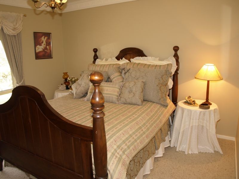 33 Run-O-Waters Drive, Goulburn NSW 2580