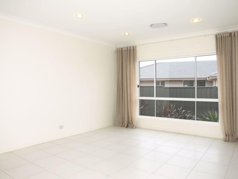 12 Lambert Drive, Goulburn NSW 2580