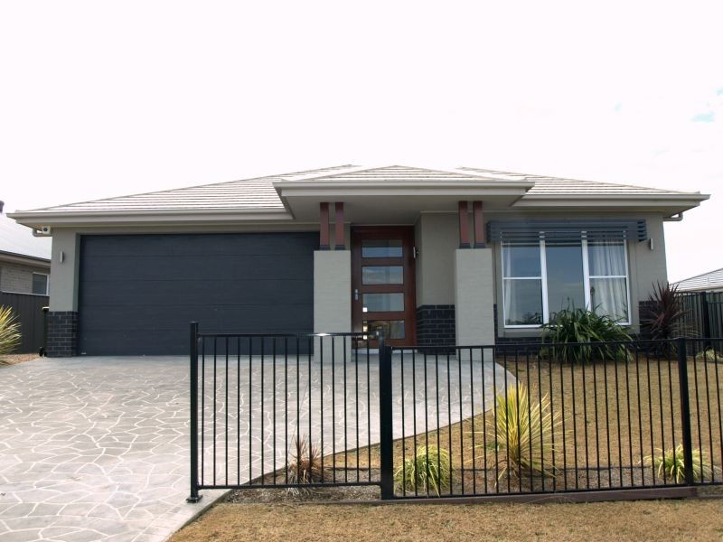 12 Lambert Drive, Goulburn NSW 2580