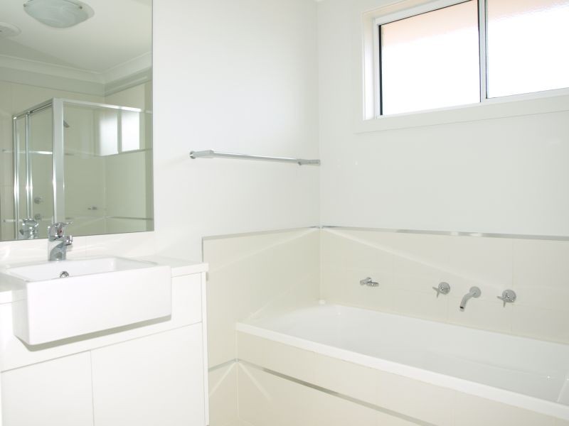 14 Lambert Drive, Goulburn NSW 2580