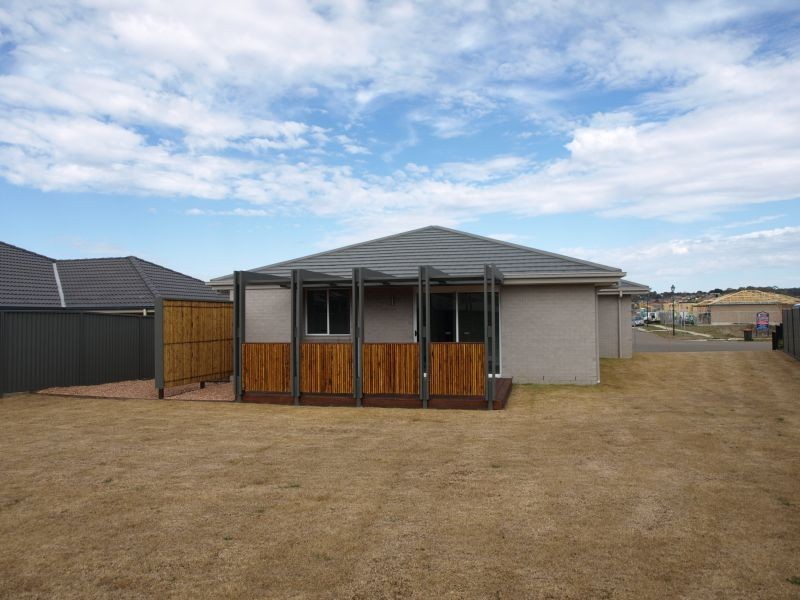 14 Lambert Drive, Goulburn NSW 2580