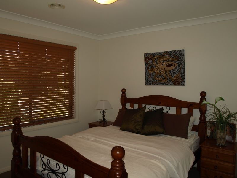 1/4 Moore Place, Goulburn NSW 2580