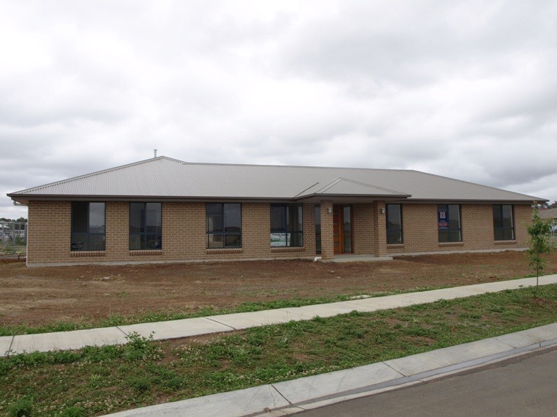 2 Baxter Drive, Goulburn NSW 2580