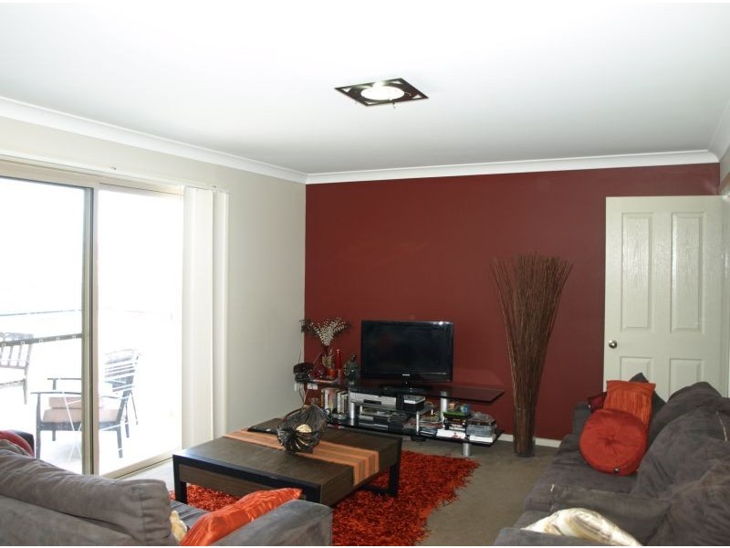 33 Crestwood Drive, Goulburn NSW 2580