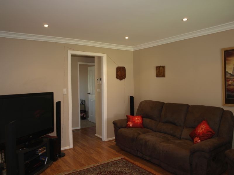 15 Caoura Crescent, Goulburn NSW 2580