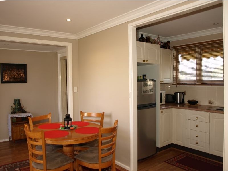 15 Caoura Crescent, Goulburn NSW 2580