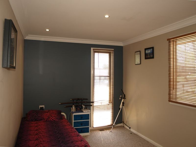 15 Caoura Crescent, Goulburn NSW 2580