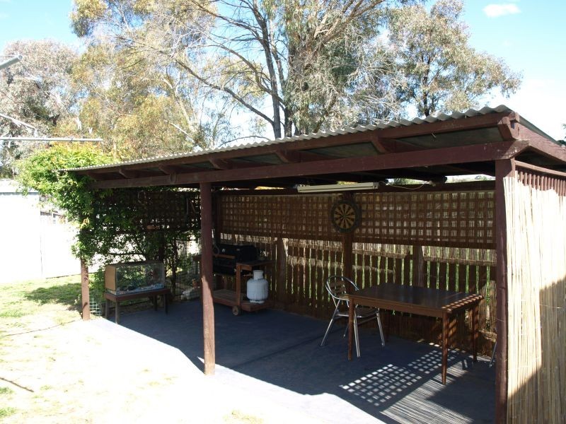 15 Caoura Crescent, Goulburn NSW 2580