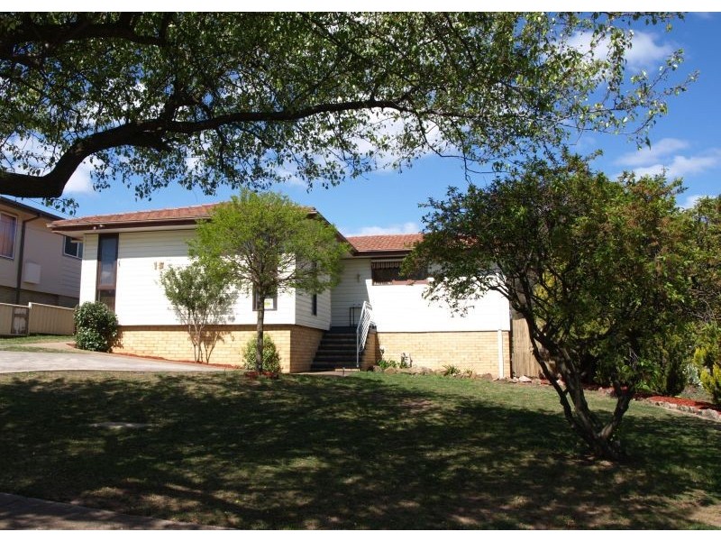 15 Caoura Crescent, Goulburn NSW 2580