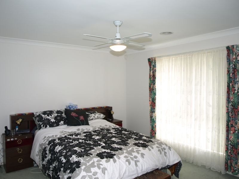 26 Crestwood Drive, Goulburn NSW 2580