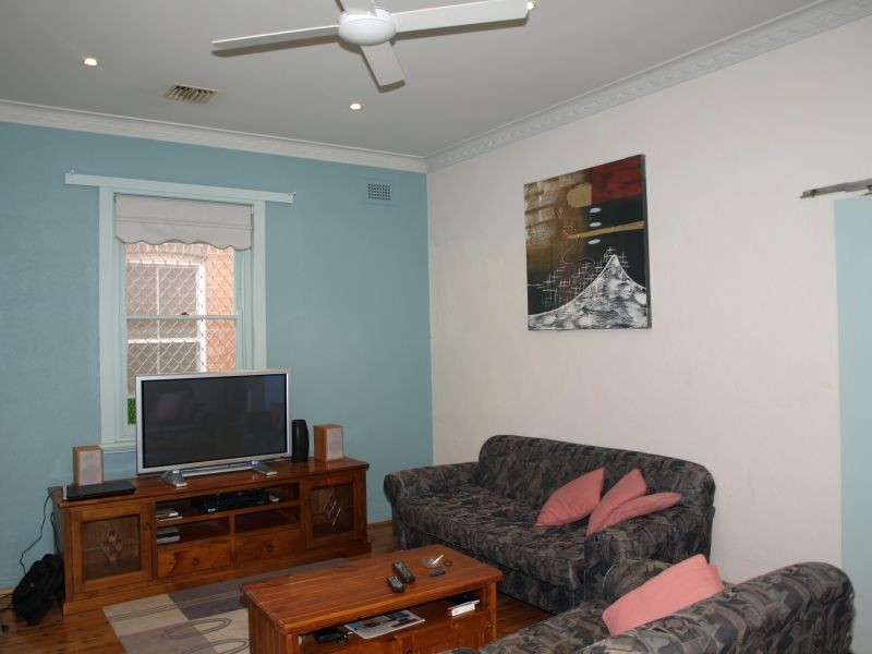 24 Walker Street, Goulburn NSW 2580
