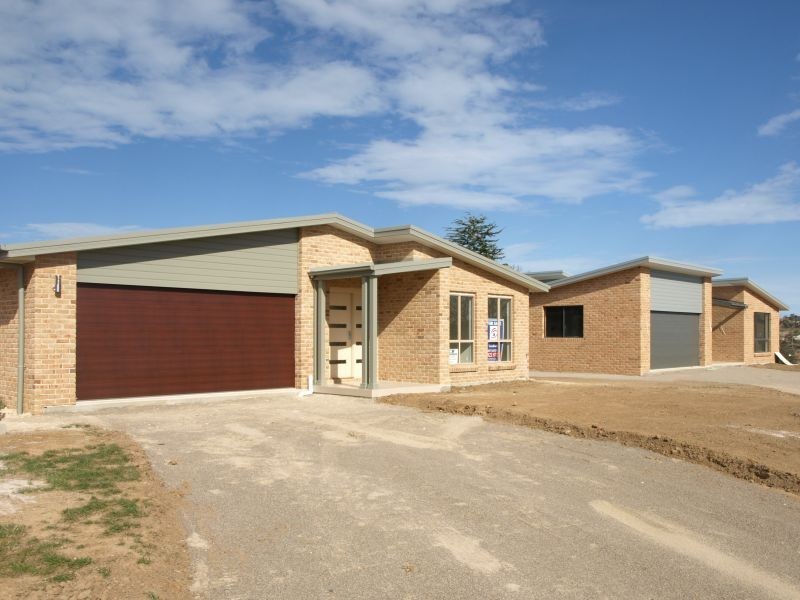 2 House & Land Packages, Goulburn NSW 2580