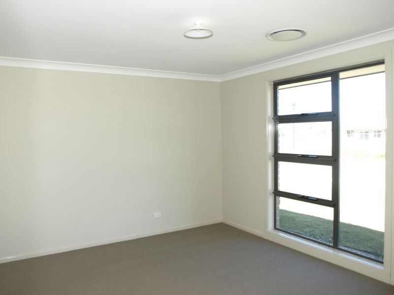 20 Mewburn Drive, Goulburn NSW 2580