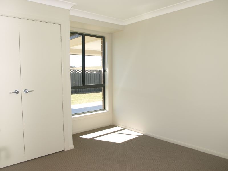 20 Mewburn Drive, Goulburn NSW 2580
