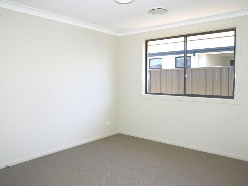 20 Mewburn Drive, Goulburn NSW 2580