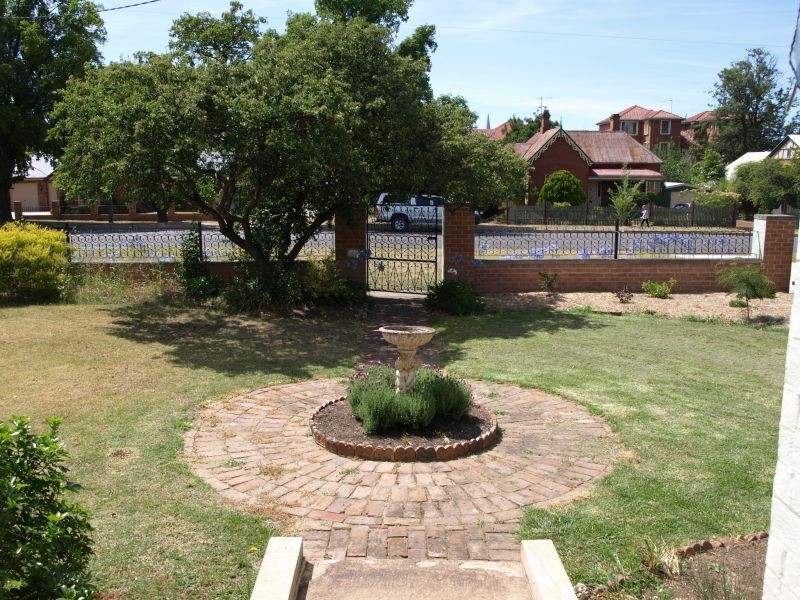 220 Cowper Street, Goulburn NSW 2580