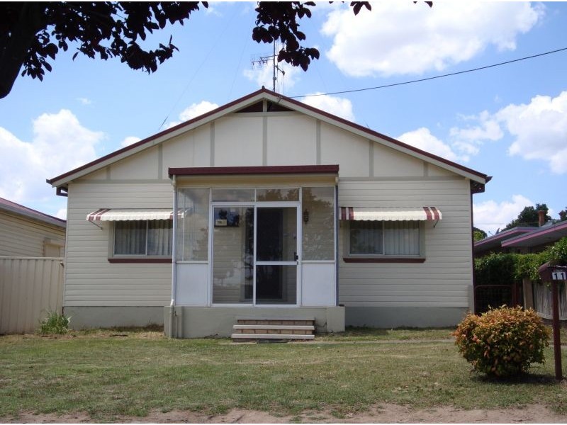 11 Bellevue Street, Goulburn NSW 2580