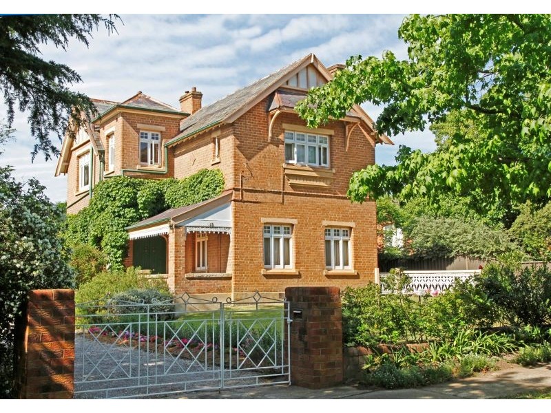 12 Hurst Street, Goulburn NSW 2580