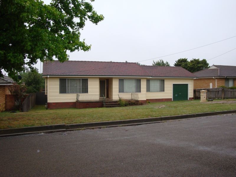 30 Buffalo Crescent, Goulburn NSW 2580