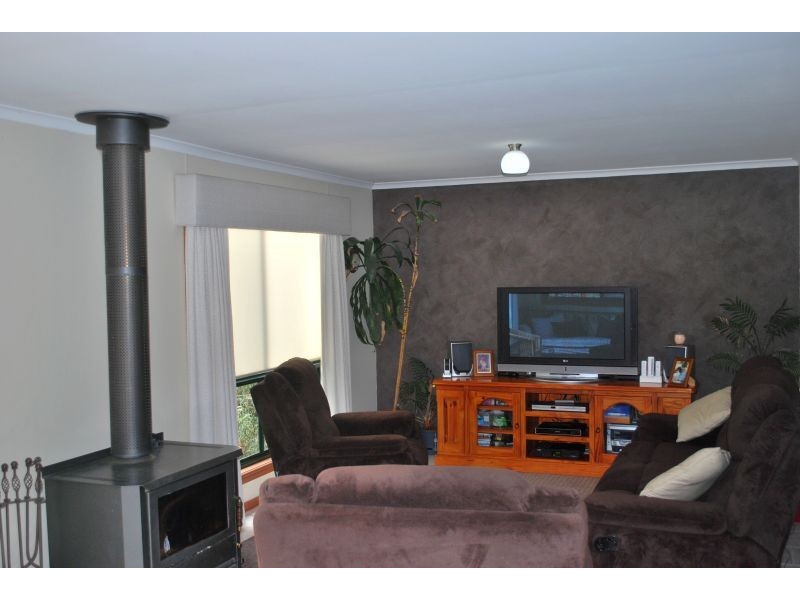 24 Henderson Street, Goulburn NSW 2580