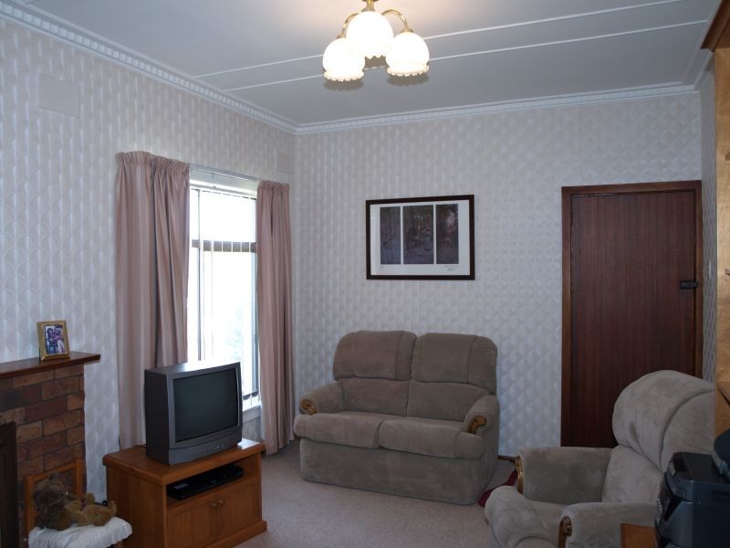 8 Wayo Street, Goulburn NSW 2580