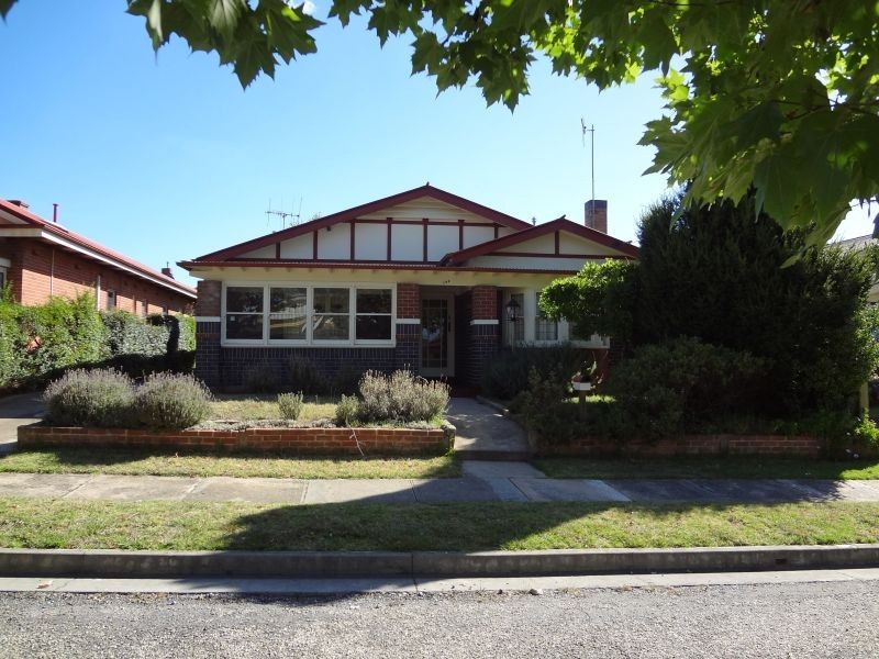 124 Bradley Street, Goulburn NSW 2580
