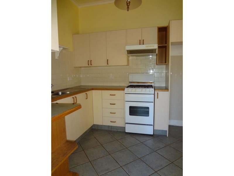 124 Bradley Street, Goulburn NSW 2580