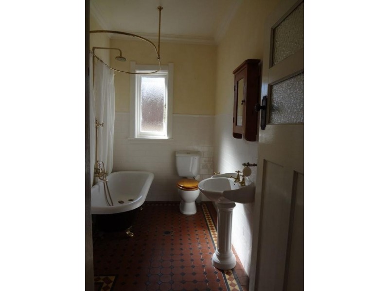 124 Bradley Street, Goulburn NSW 2580