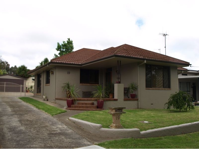 19 Sydney Road, Goulburn NSW 2580