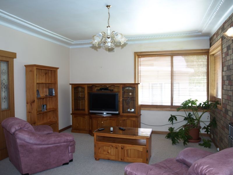 19 Sydney Road, Goulburn NSW 2580