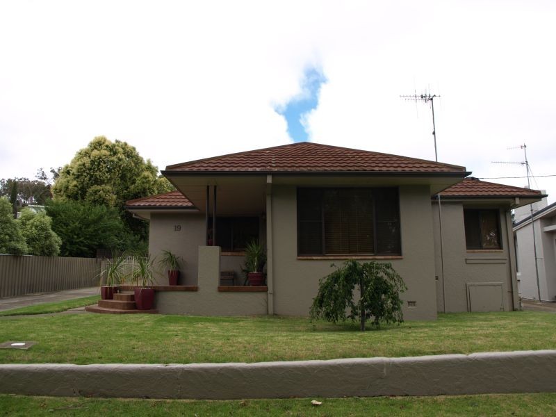 19 Sydney Road, Goulburn NSW 2580
