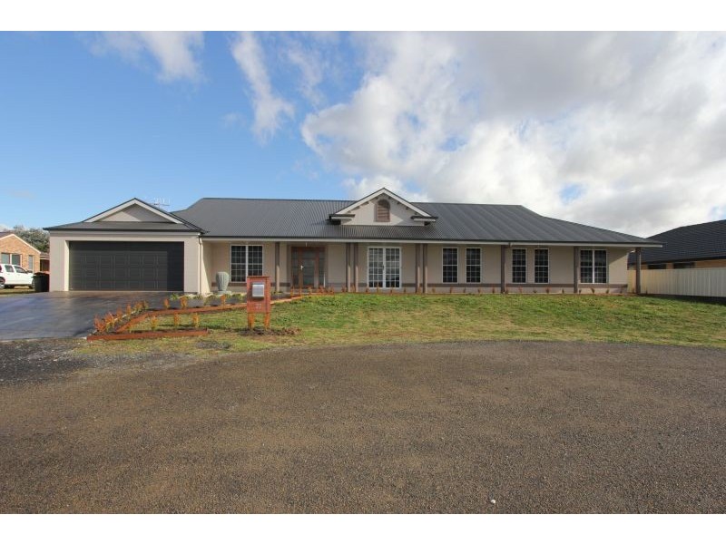 22 Racecourse Drive, Goulburn NSW 2580