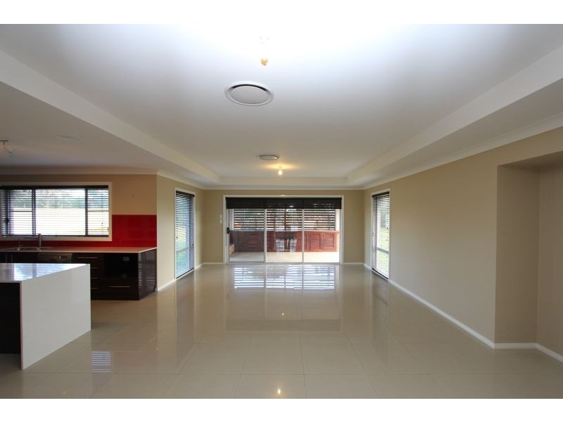 22 Racecourse Drive, Goulburn NSW 2580