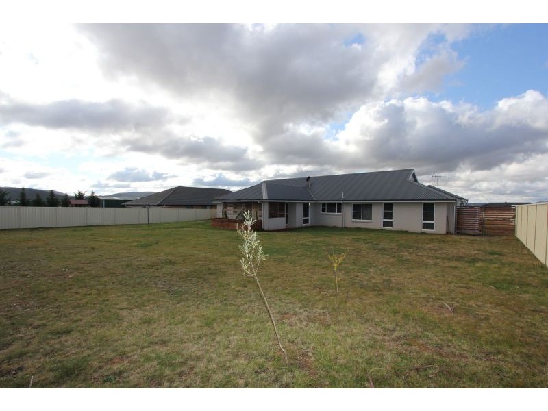 22 Racecourse Drive, Goulburn NSW 2580
