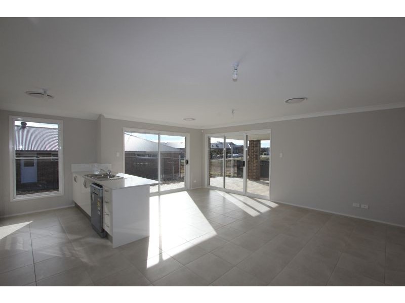 15 Heath Street, Goulburn NSW 2580