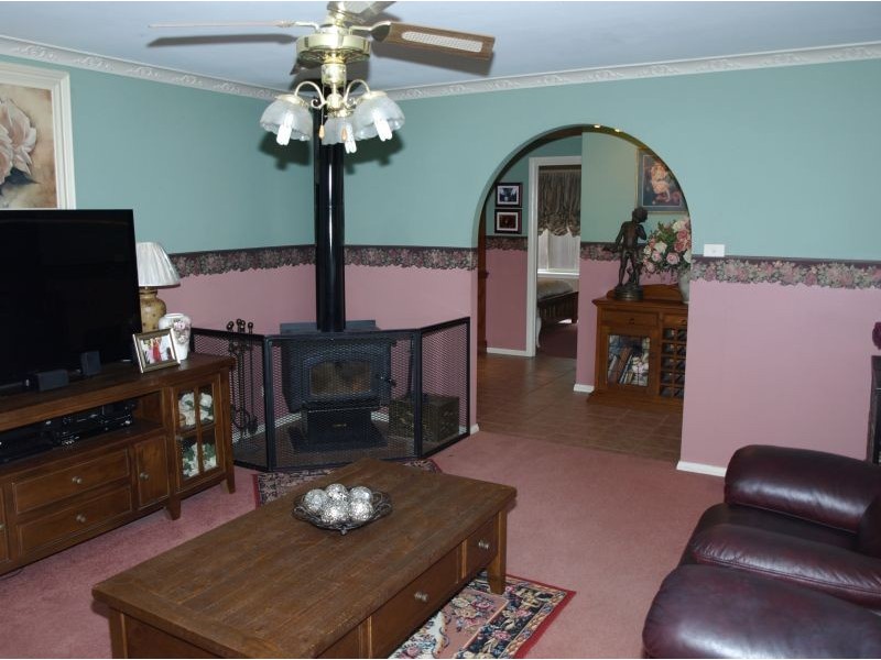 18 Amaroo Place, Goulburn NSW 2580