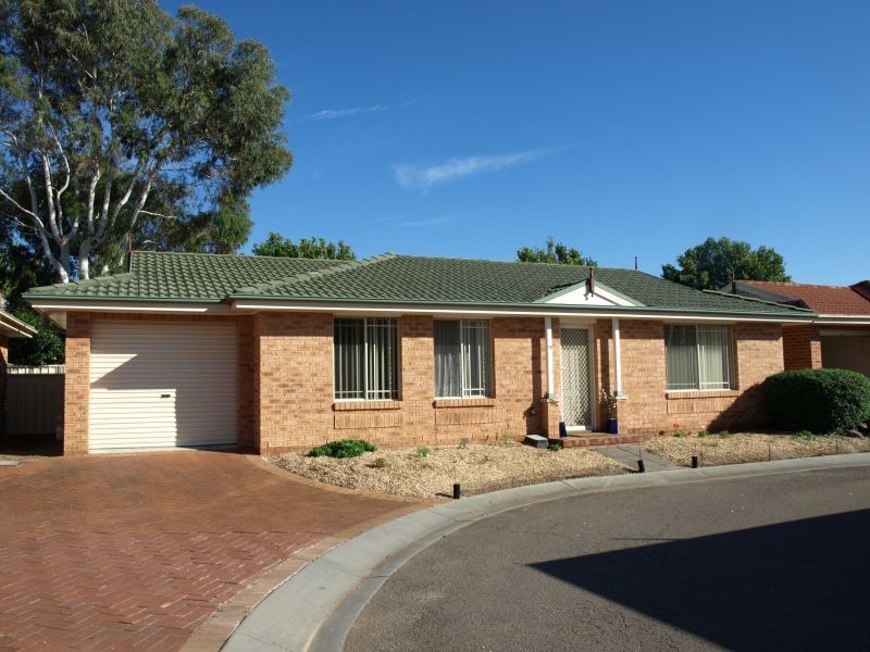 18/28 Lagoon Street, Goulburn NSW 2580