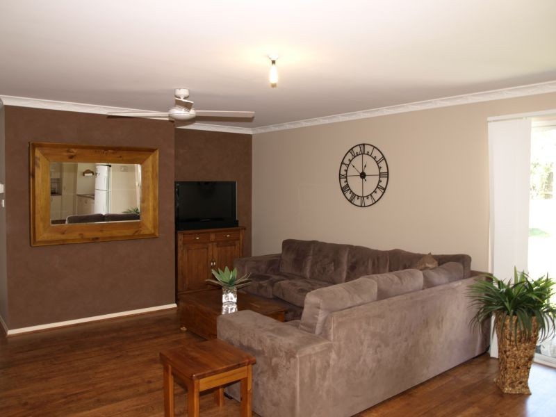 27 Amaroo Place, Goulburn NSW 2580