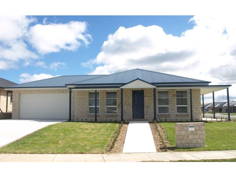1 Mewburn Drive, Goulburn NSW 2580