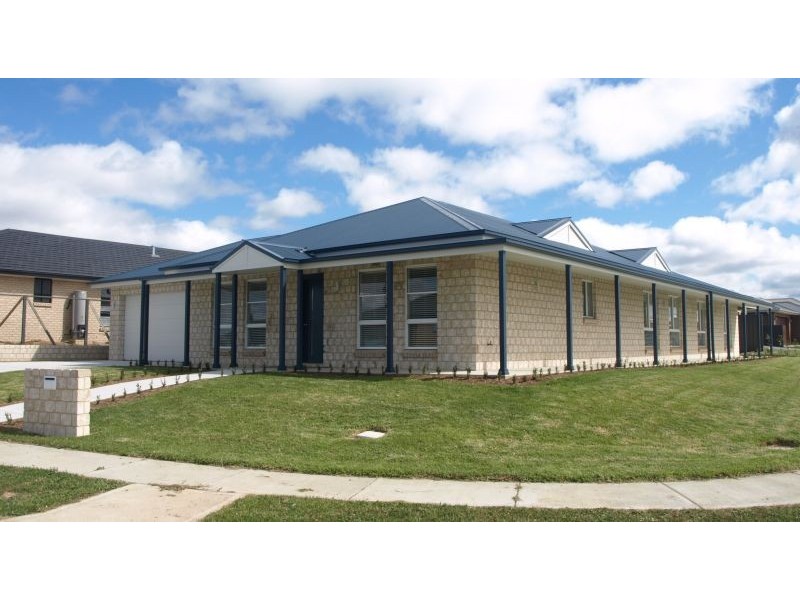 1 Mewburn Drive, Goulburn NSW 2580