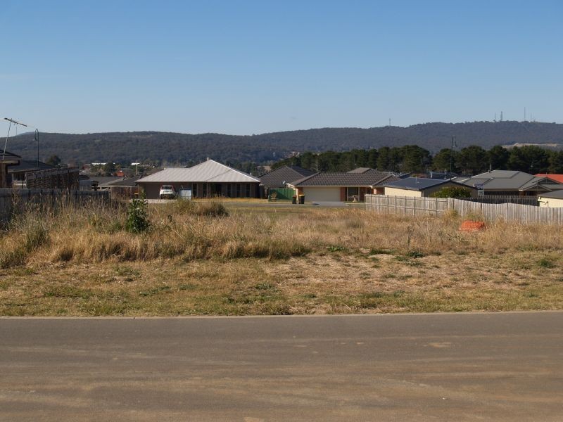 9 Barry Crescent, Goulburn NSW 2580