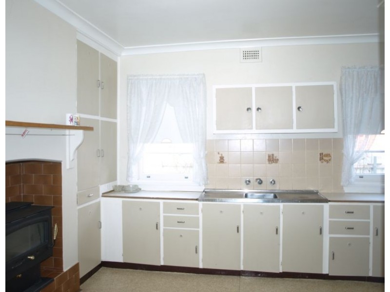 13 Victoria Street, Goulburn NSW 2580