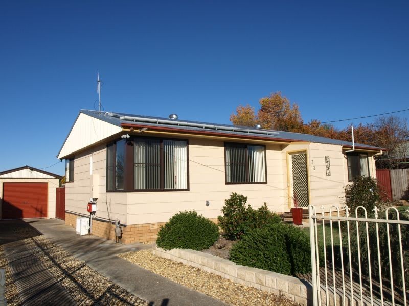 33 Hoskins Street, Goulburn NSW 2580