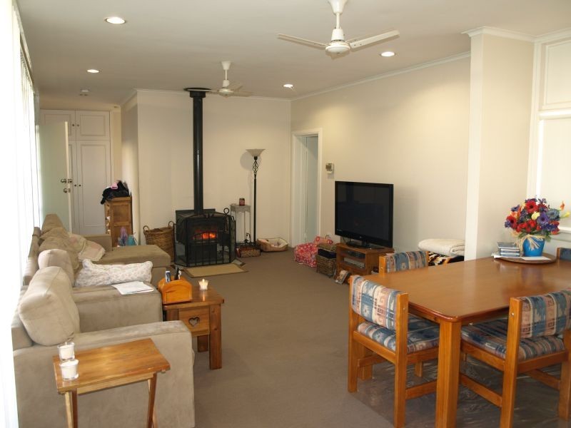 2/67 Combermere Street, Goulburn NSW 2580