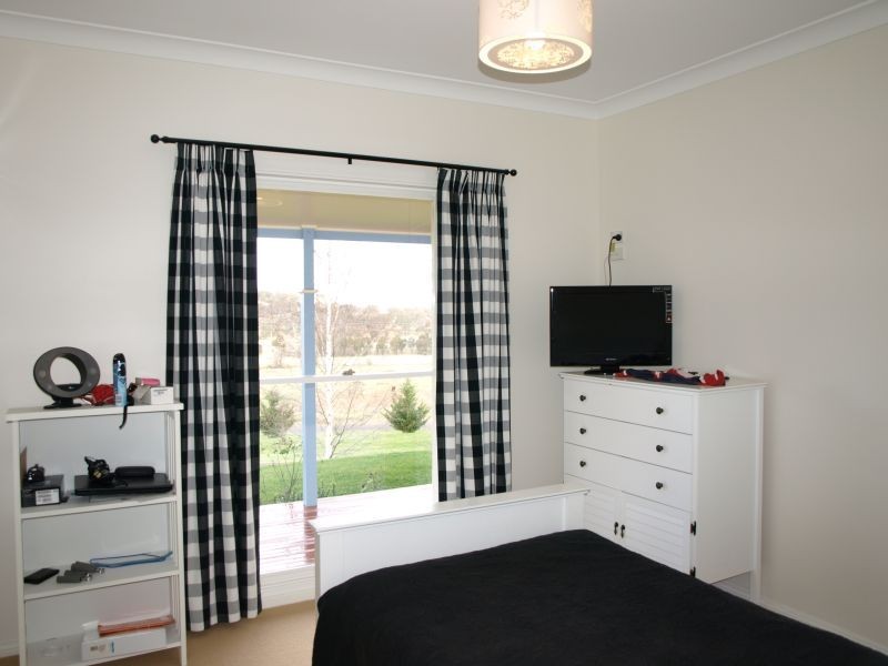 18 Loloma Place, Goulburn NSW 2580