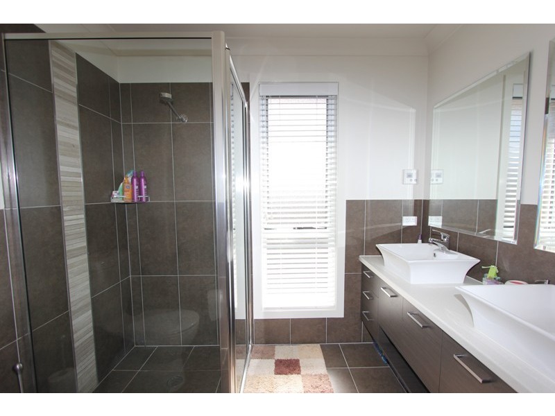 5 Mewburn Drive, Goulburn NSW 2580