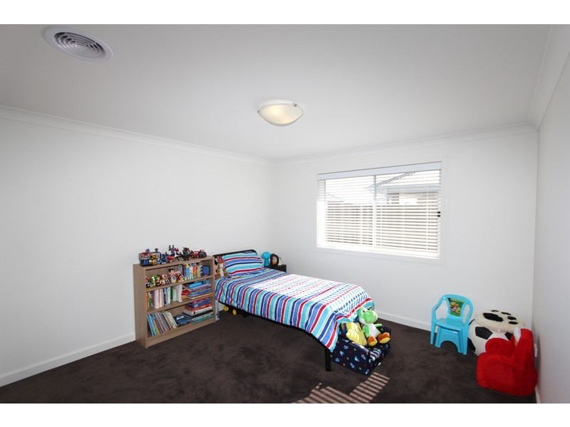 5 Mewburn Drive, Goulburn NSW 2580